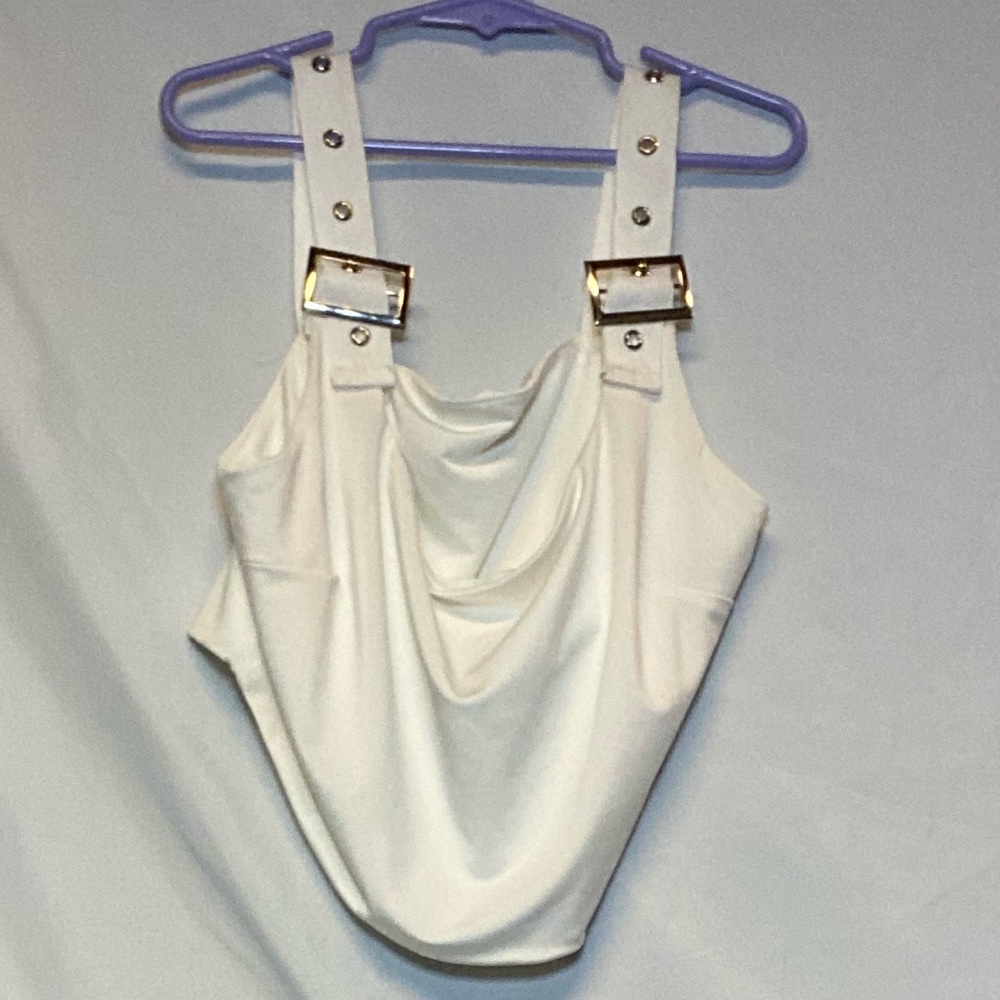 Buckle strap white tank top